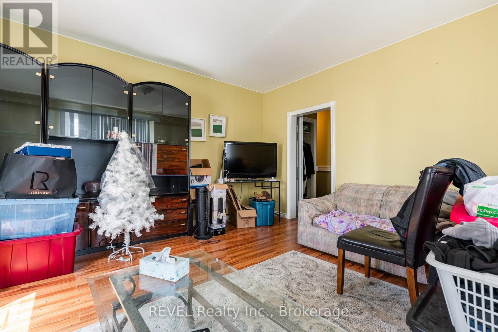 131 Niagara Street, St. Catharines, Ontario  L2R 4L6 - Photo 32 - X12467432