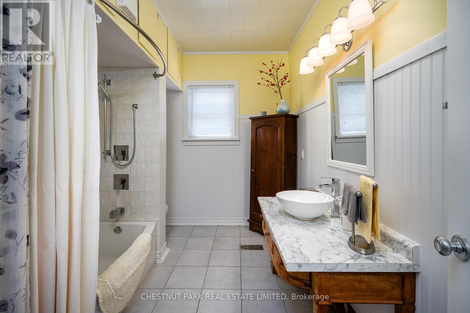 9 East Mary Street, Prince Edward County (Picton), Ontario  K0K 2T0 - Photo 17 - X12467460