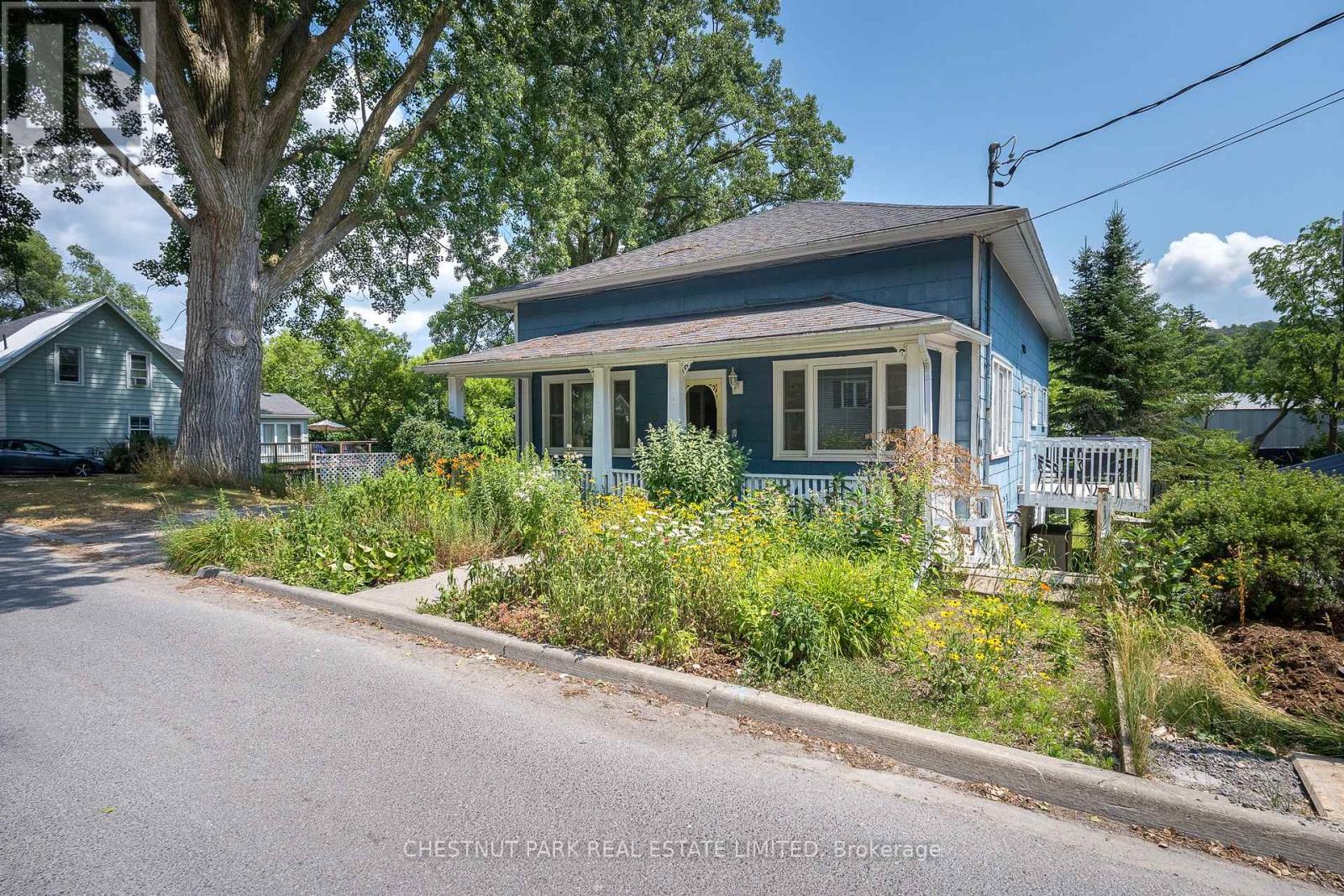 9 East Mary Street, Prince Edward County (Picton), Ontario  K0K 2T0 - Photo 4 - X12467460