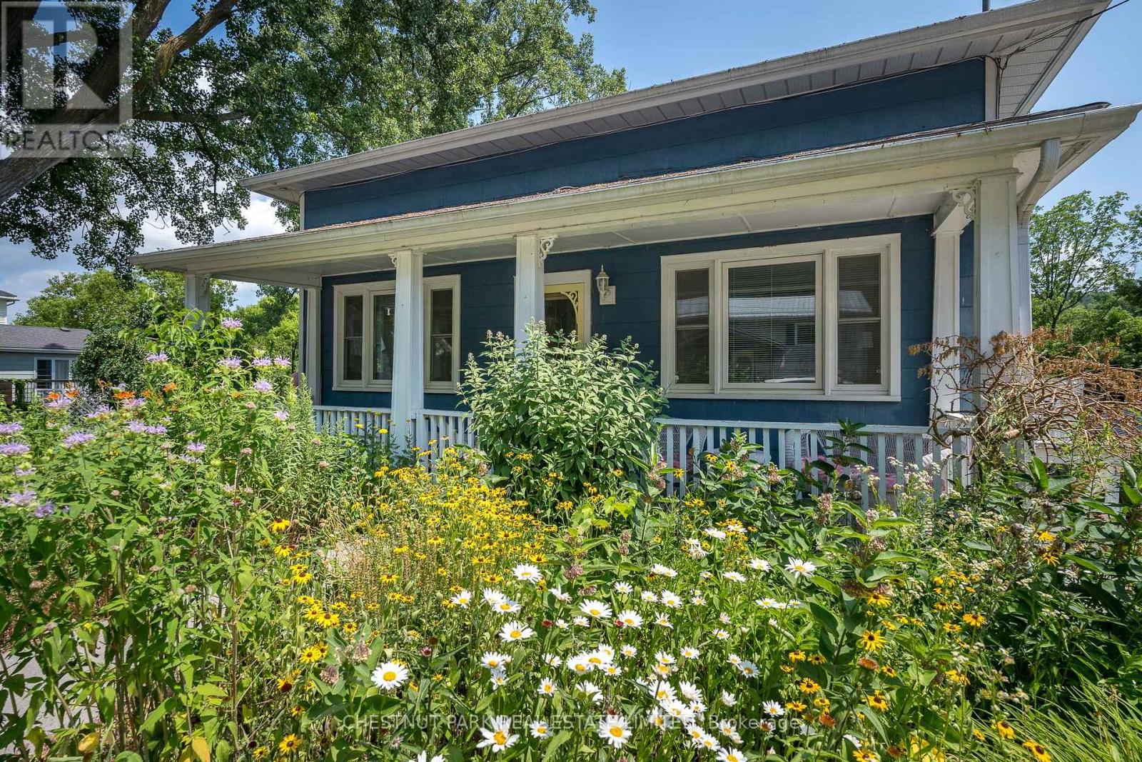 9 East Mary Street, Prince Edward County (Picton), Ontario  K0K 2T0 - Photo 5 - X12467460