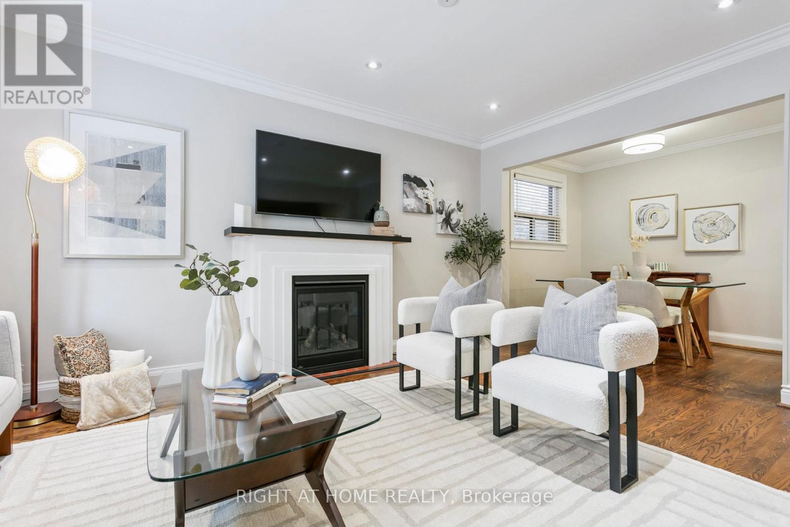 3 ROSENEATH GARDENS, Toronto, Ontario