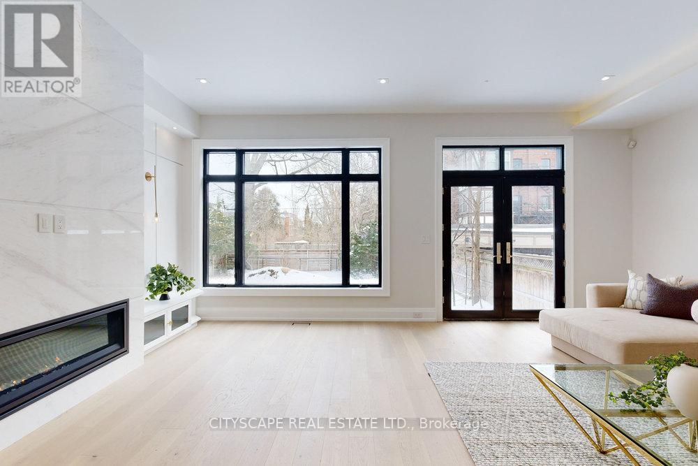 81a Oriole Road, Toronto, Ontario  M4V 2G2 - Photo 10 - C12467403