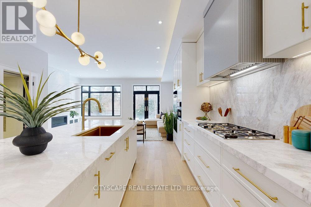 81a Oriole Road, Toronto, Ontario  M4V 2G2 - Photo 11 - C12467403