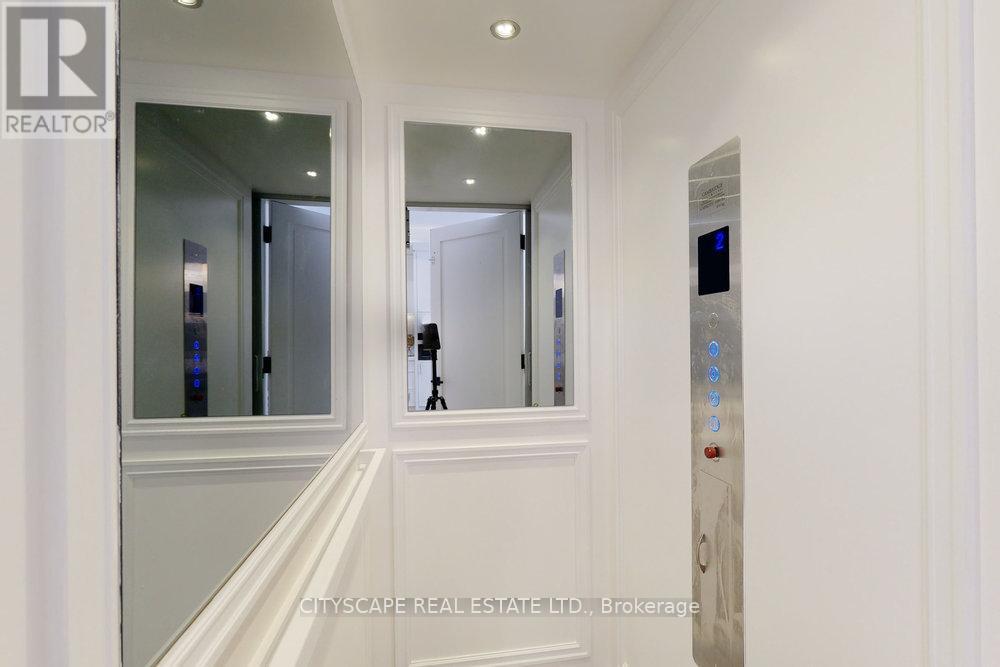 81a Oriole Road, Toronto, Ontario  M4V 2G2 - Photo 14 - C12467403