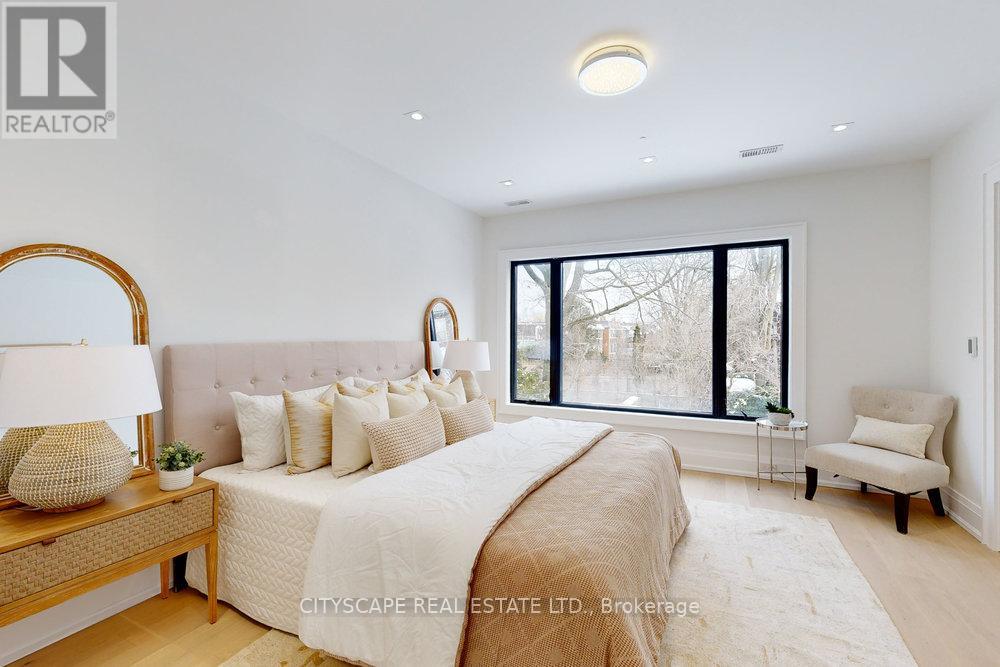 81a Oriole Road, Toronto, Ontario  M4V 2G2 - Photo 19 - C12467403
