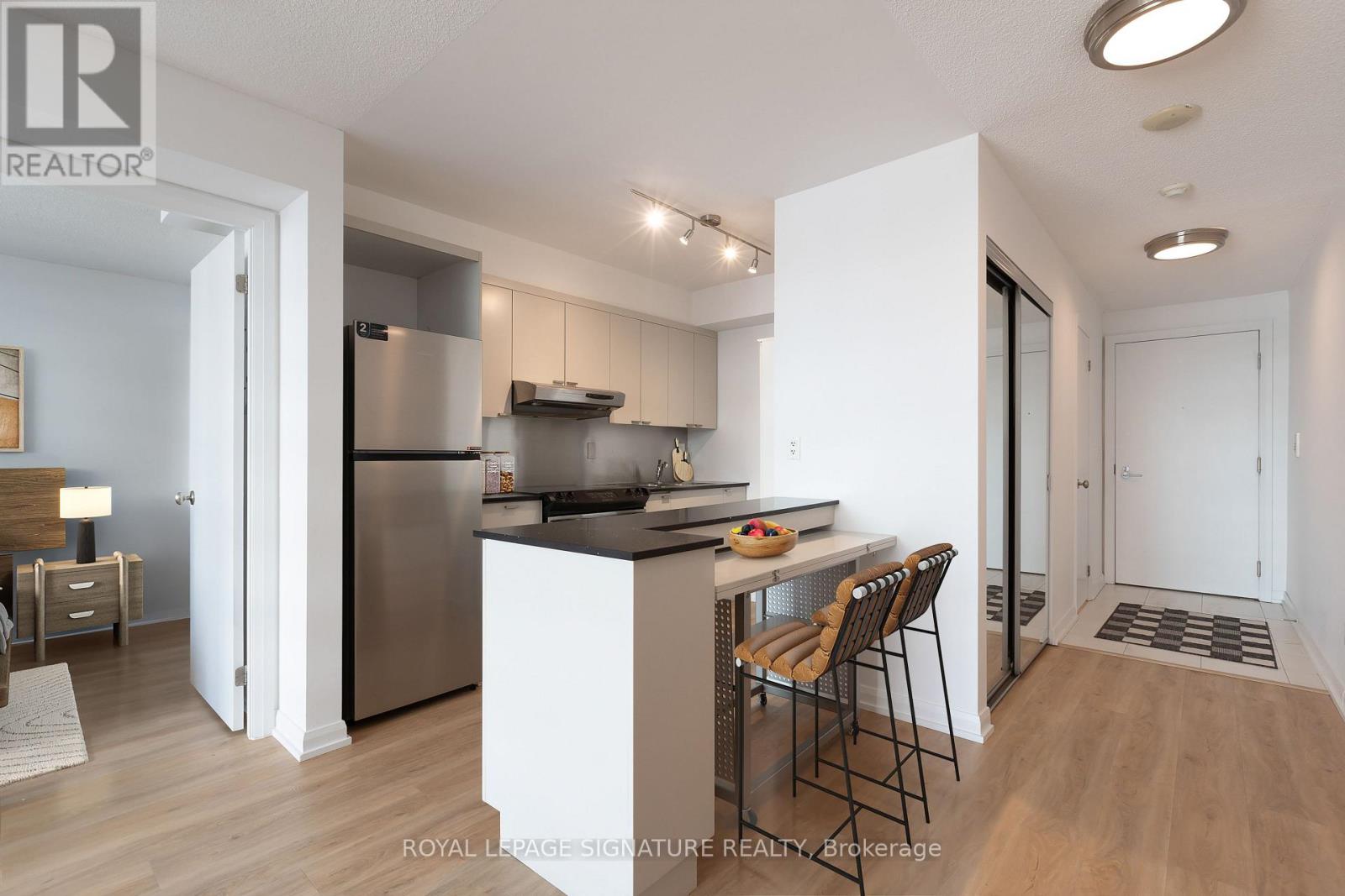 805 - 111 Elizabeth Street, Toronto, Ontario  M6K 1X3 - Photo 4 - C12467405