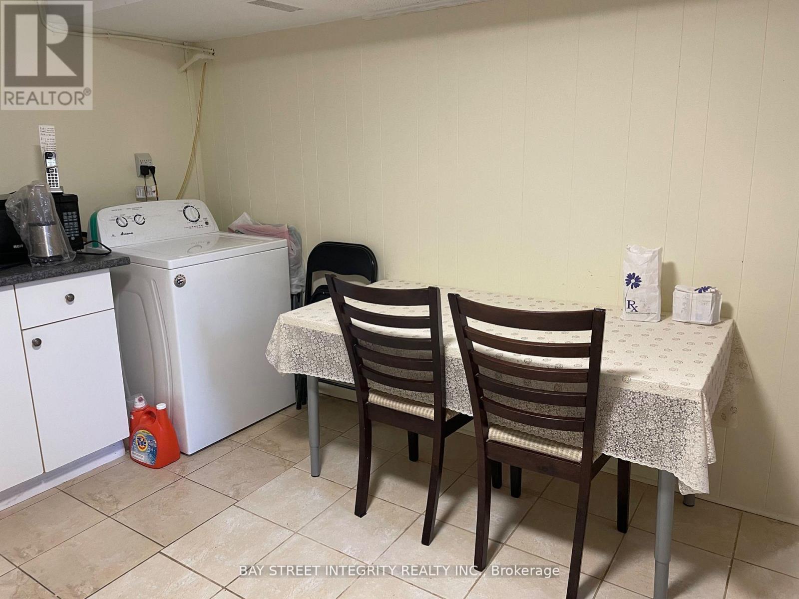 Bsmt - 112 Combermere Drive, Toronto, Ontario  M3A 2W8 - Photo 10 - C12467421