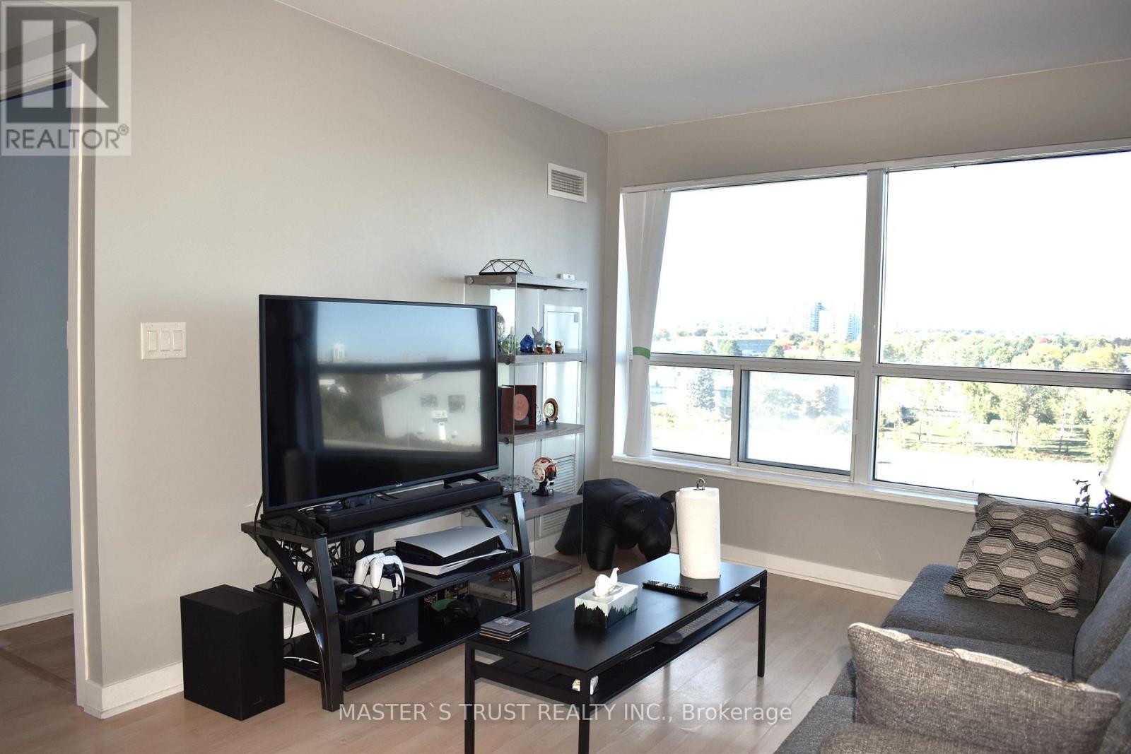702 - 36 Lee Centre Drive, Toronto, Ontario  M1H 3J1 - Photo 2 - E12467410