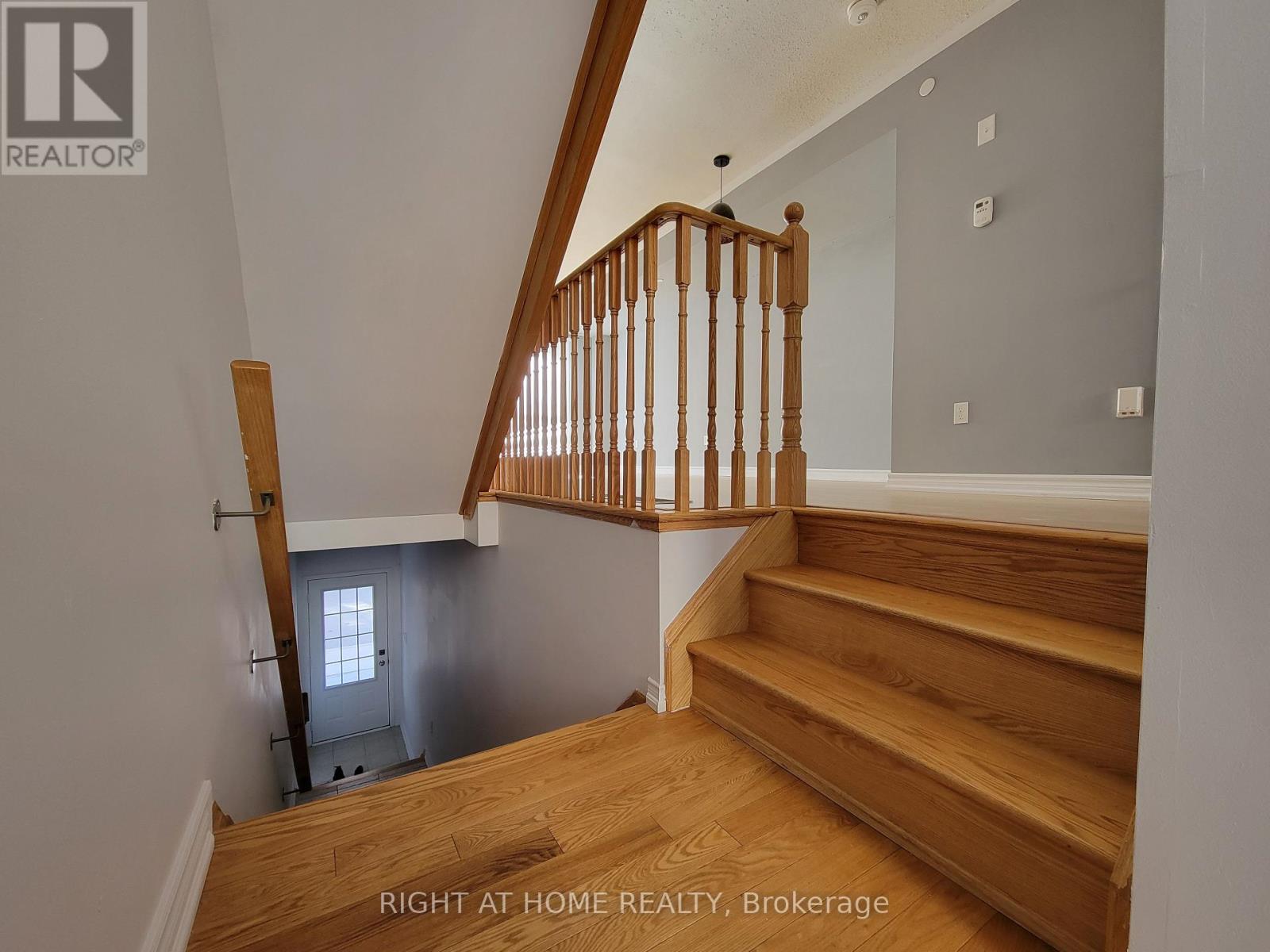 48 Filly Path, Oshawa, Ontario  L1L 0K9 - Photo 4 - E12467438