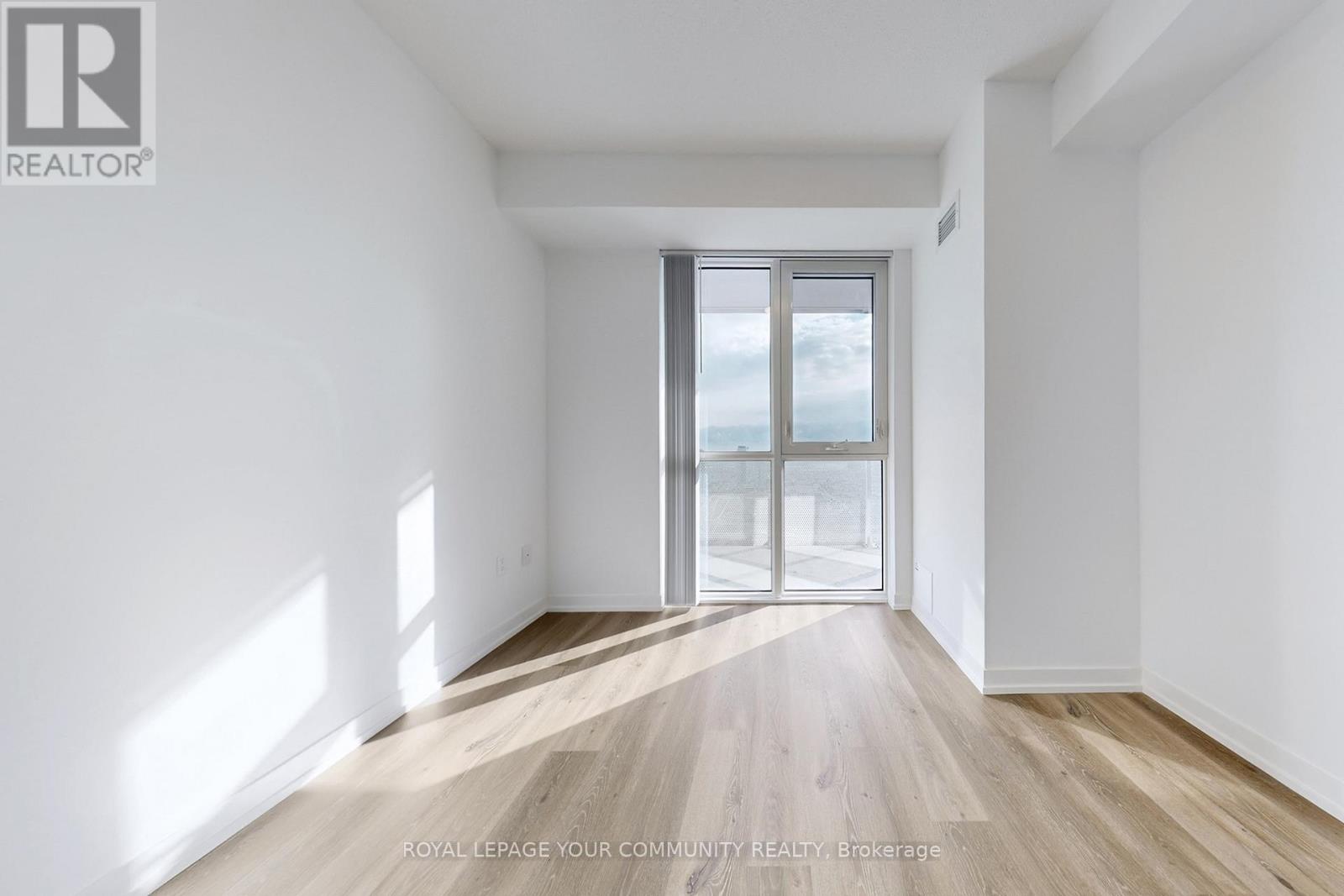 4508 - 28 Interchange Way, Vaughan, Ontario  L4K 0P8 - Photo 13 - N12467398