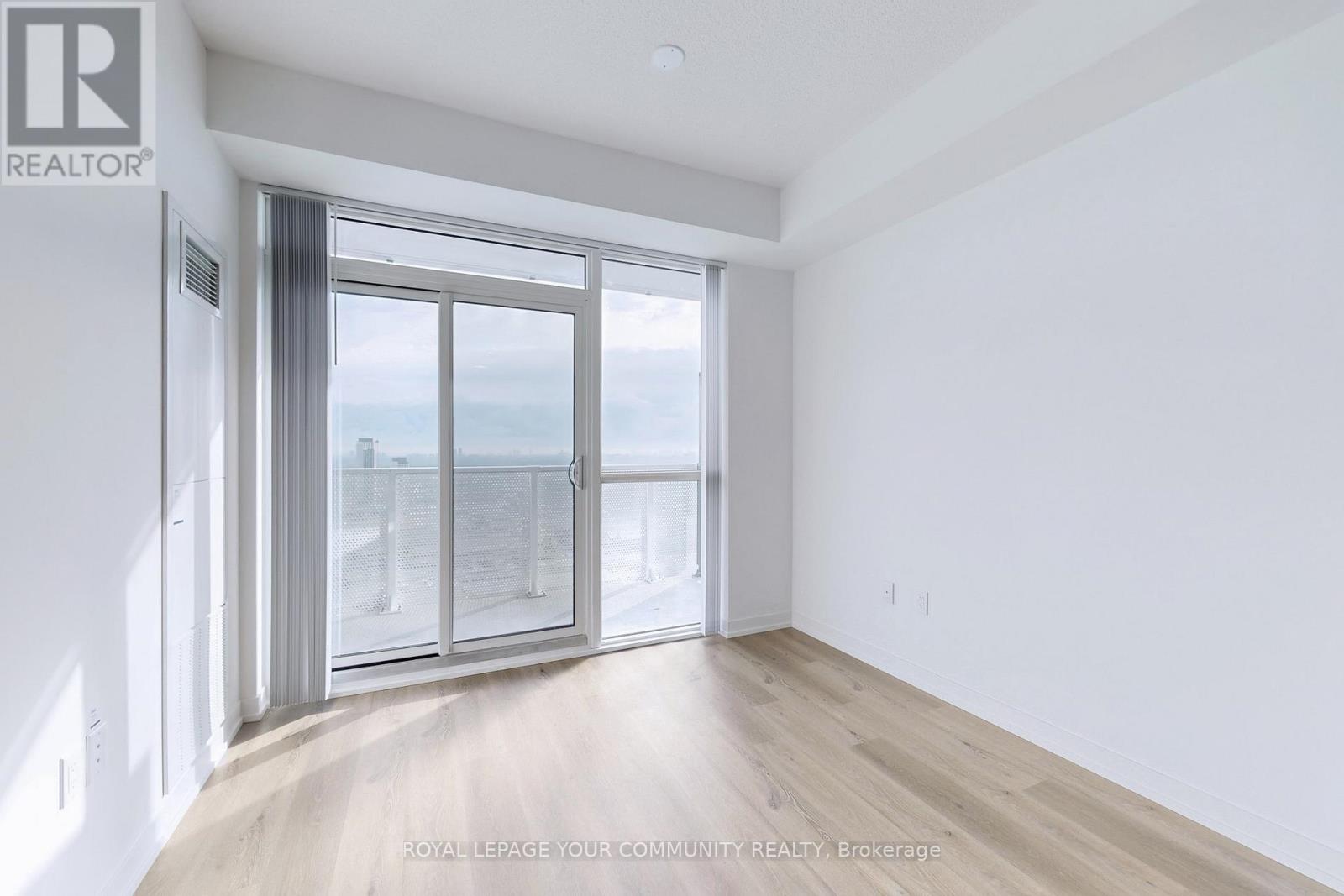 4508 - 28 Interchange Way, Vaughan, Ontario  L4K 0P8 - Photo 4 - N12467398