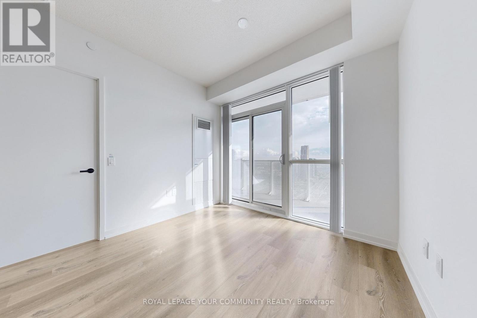 4508 - 28 Interchange Way, Vaughan, Ontario  L4K 0P8 - Photo 5 - N12467398