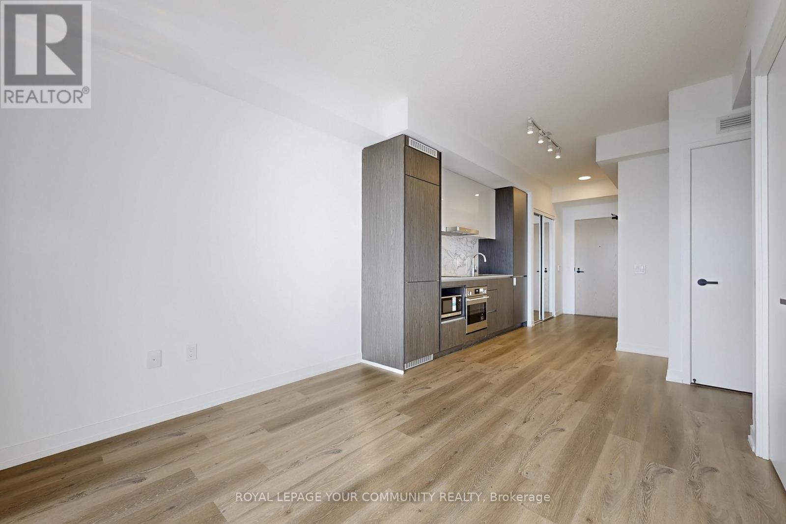4508 - 28 Interchange Way, Vaughan, Ontario  L4K 0P8 - Photo 7 - N12467398