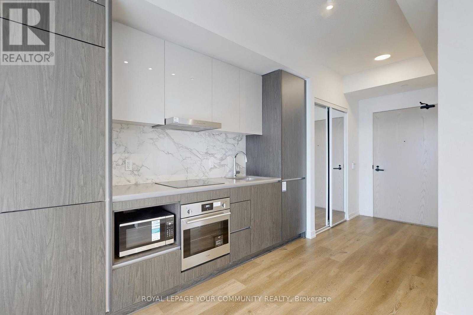 4508 - 28 Interchange Way, Vaughan, Ontario  L4K 0P8 - Photo 8 - N12467398