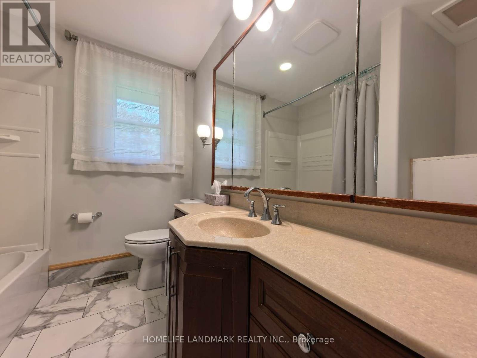 66 May Avenue, East Gwillimbury, Ontario  L0G 1V0 - Photo 6 - N12467408
