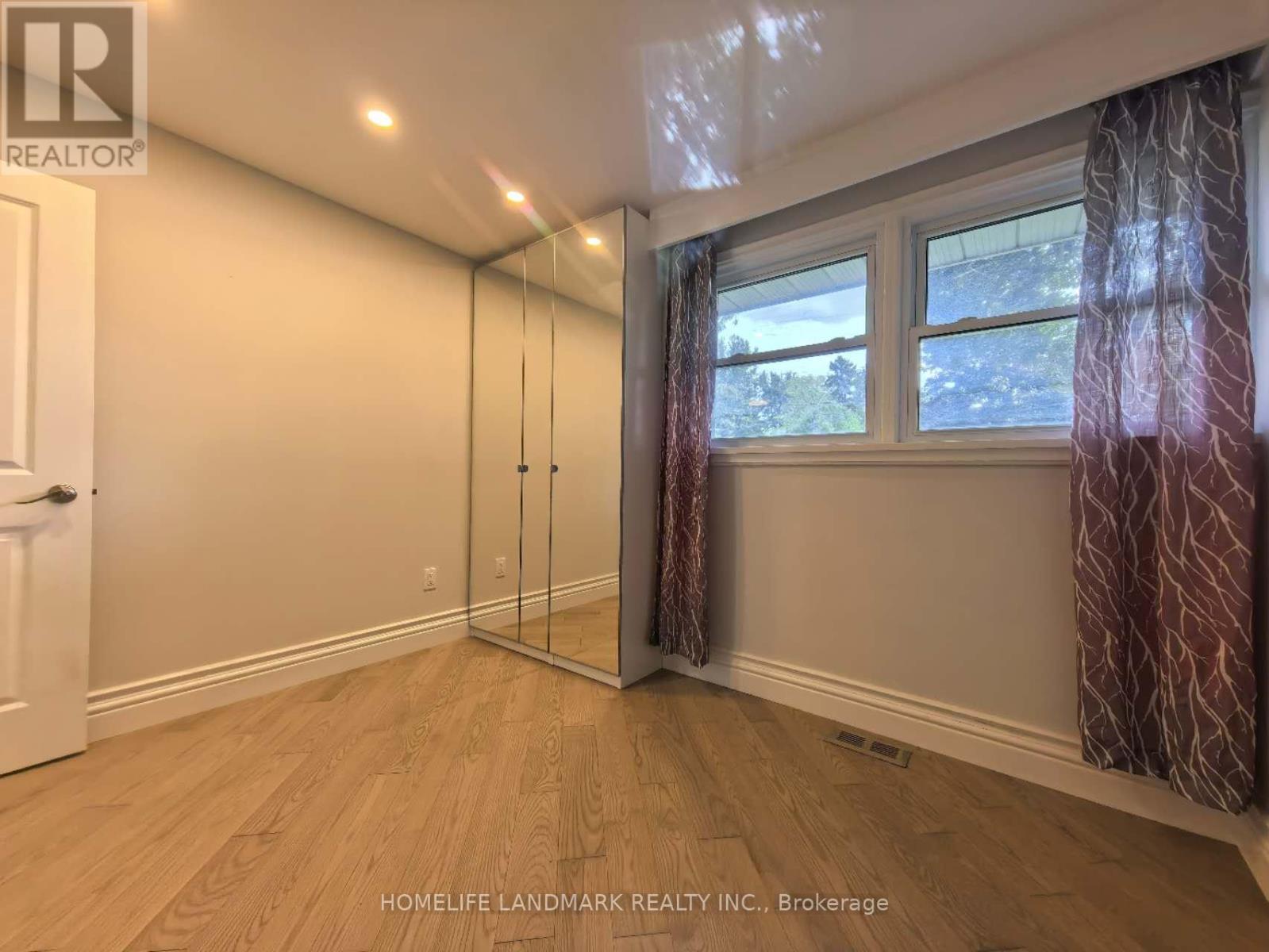 66 May Avenue, East Gwillimbury, Ontario  L0G 1V0 - Photo 7 - N12467408