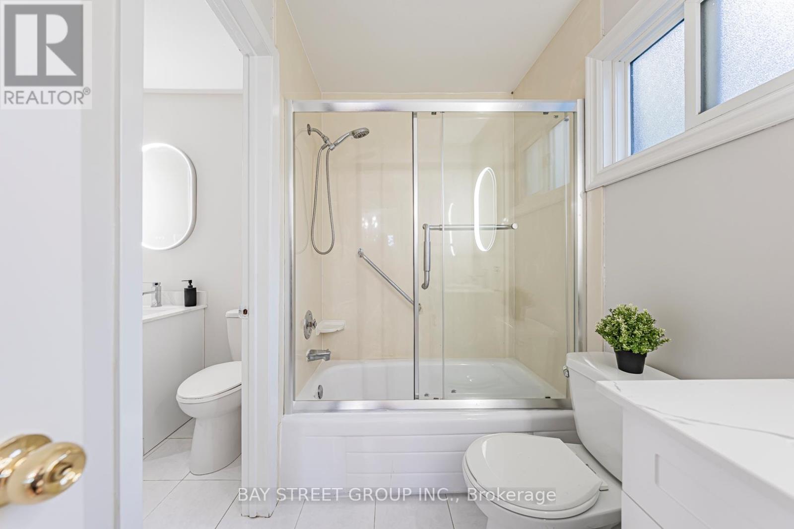 4 Sir Brandiles Place, Markham, Ontario  L3P 2Z5 - Photo 22 - N12467425