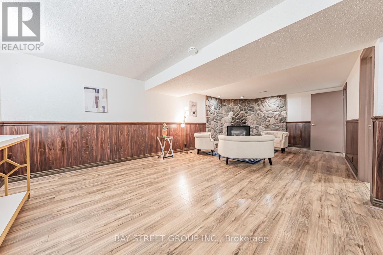 4 Sir Brandiles Place, Markham, Ontario  L3P 2Z5 - Photo 32 - N12467425