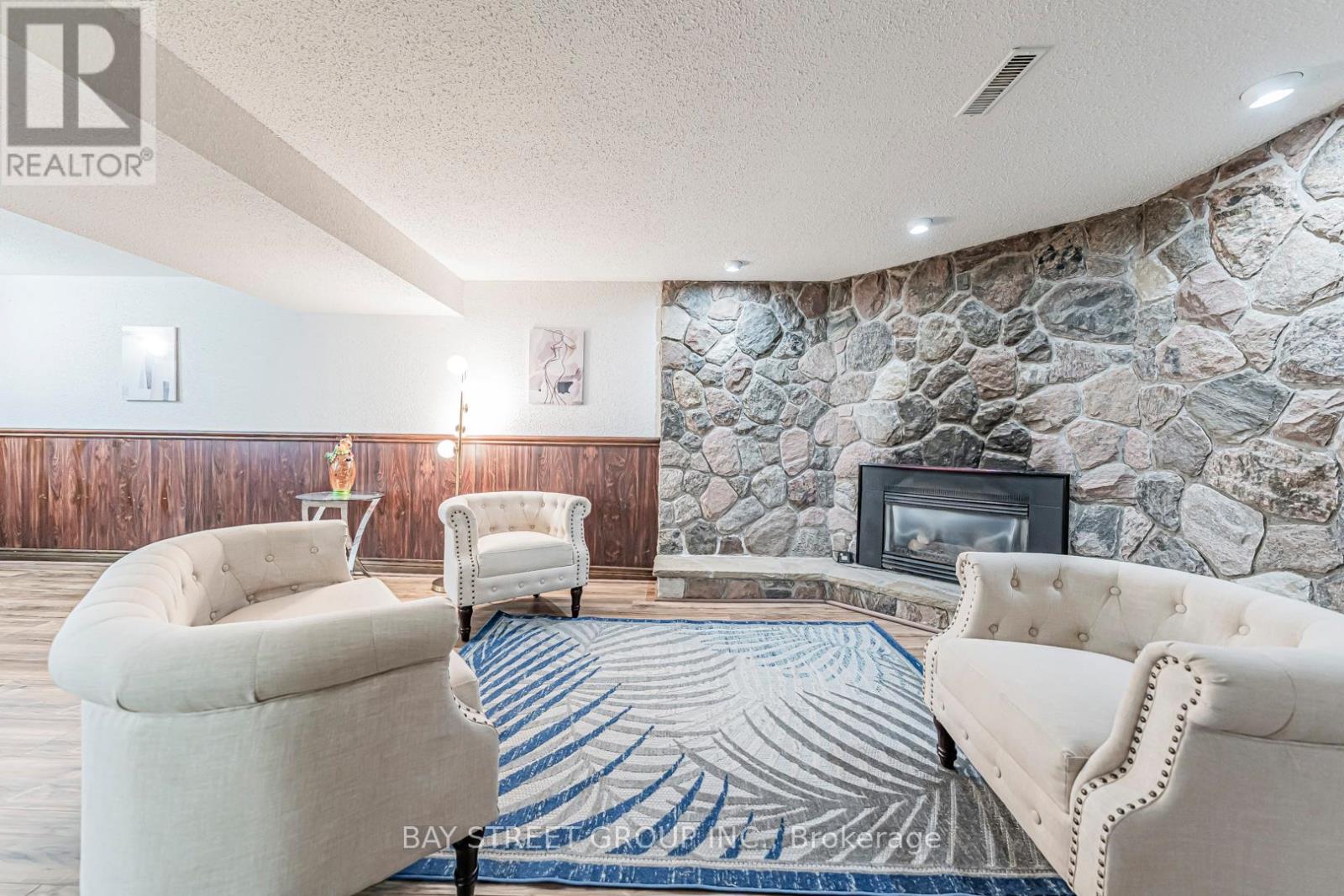 4 Sir Brandiles Place, Markham, Ontario  L3P 2Z5 - Photo 33 - N12467425