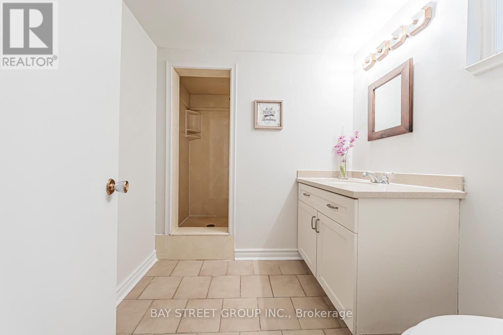 4 Sir Brandiles Place, Markham, Ontario  L3P 2Z5 - Photo 41 - N12467425