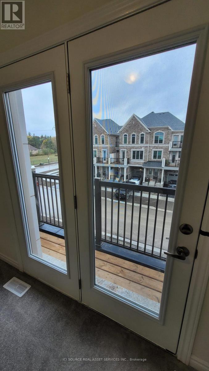 31 Thomas Frisby Jr Crescent, Markham, Ontario  L6C 3L1 - Photo 4 - N12467444