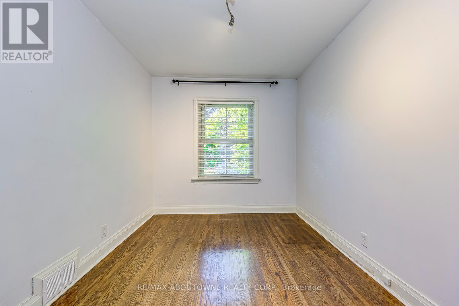 3 Glenn Murray Drive, Toronto, Ontario  M8Y 3H2 - Photo 17 - W12467393