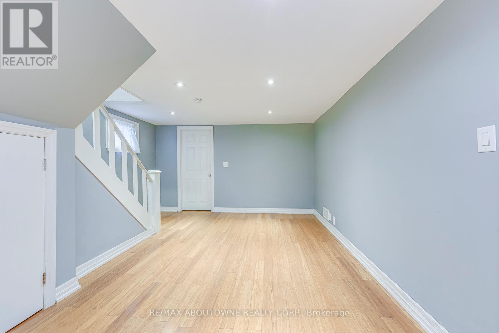 3 Glenn Murray Drive, Toronto, Ontario  M8Y 3H2 - Photo 22 - W12467393