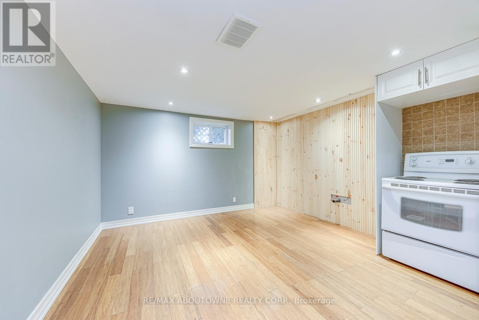 3 Glenn Murray Drive, Toronto, Ontario  M8Y 3H2 - Photo 23 - W12467393