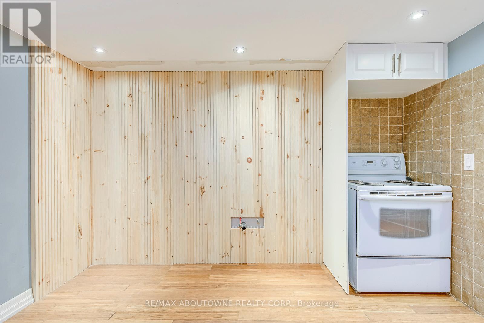 3 Glenn Murray Drive, Toronto, Ontario  M8Y 3H2 - Photo 24 - W12467393