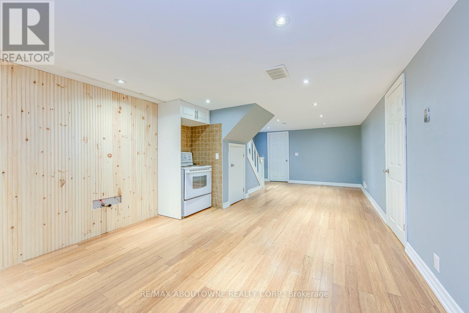 3 Glenn Murray Drive, Toronto, Ontario  M8Y 3H2 - Photo 25 - W12467393