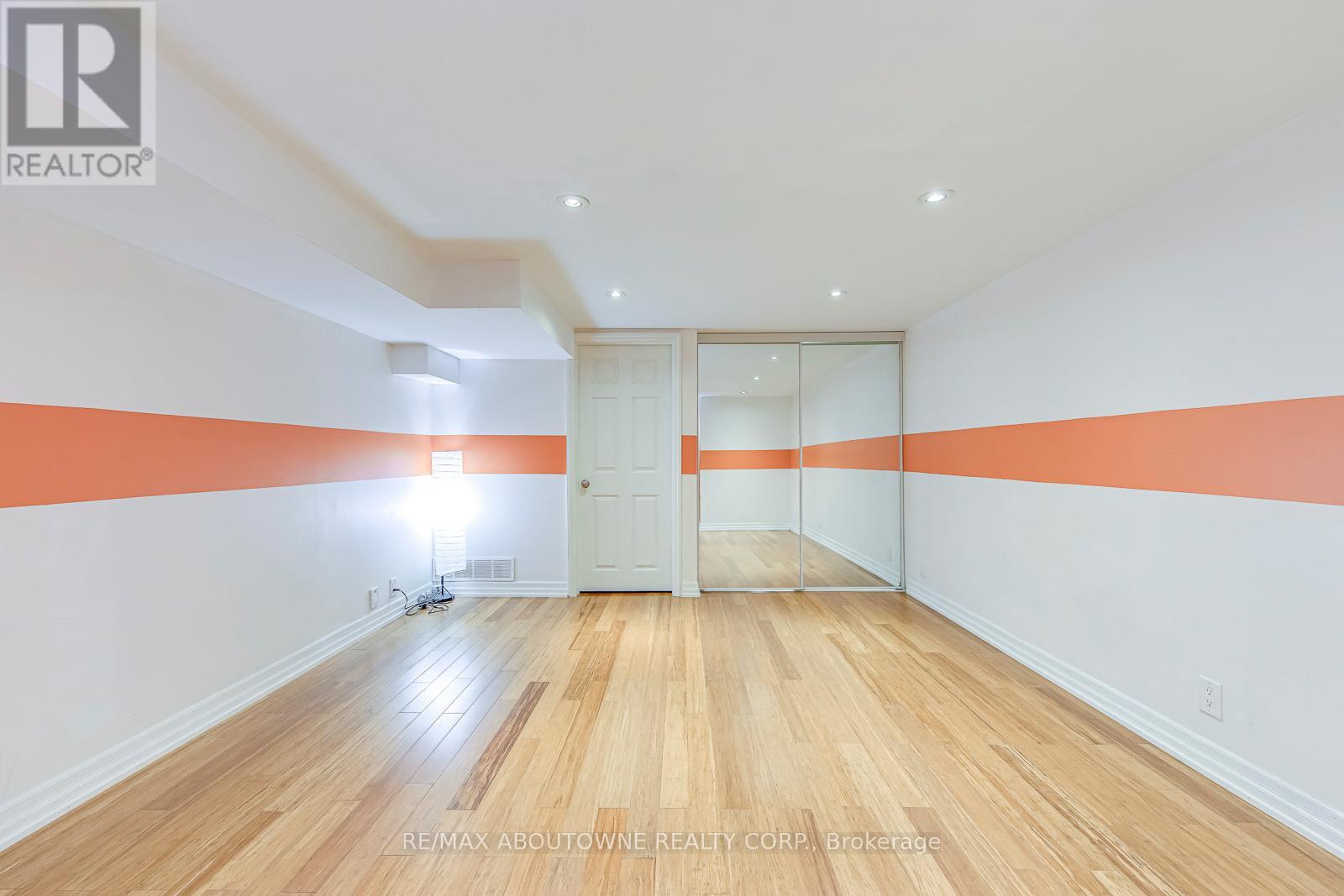 3 Glenn Murray Drive, Toronto, Ontario  M8Y 3H2 - Photo 26 - W12467393
