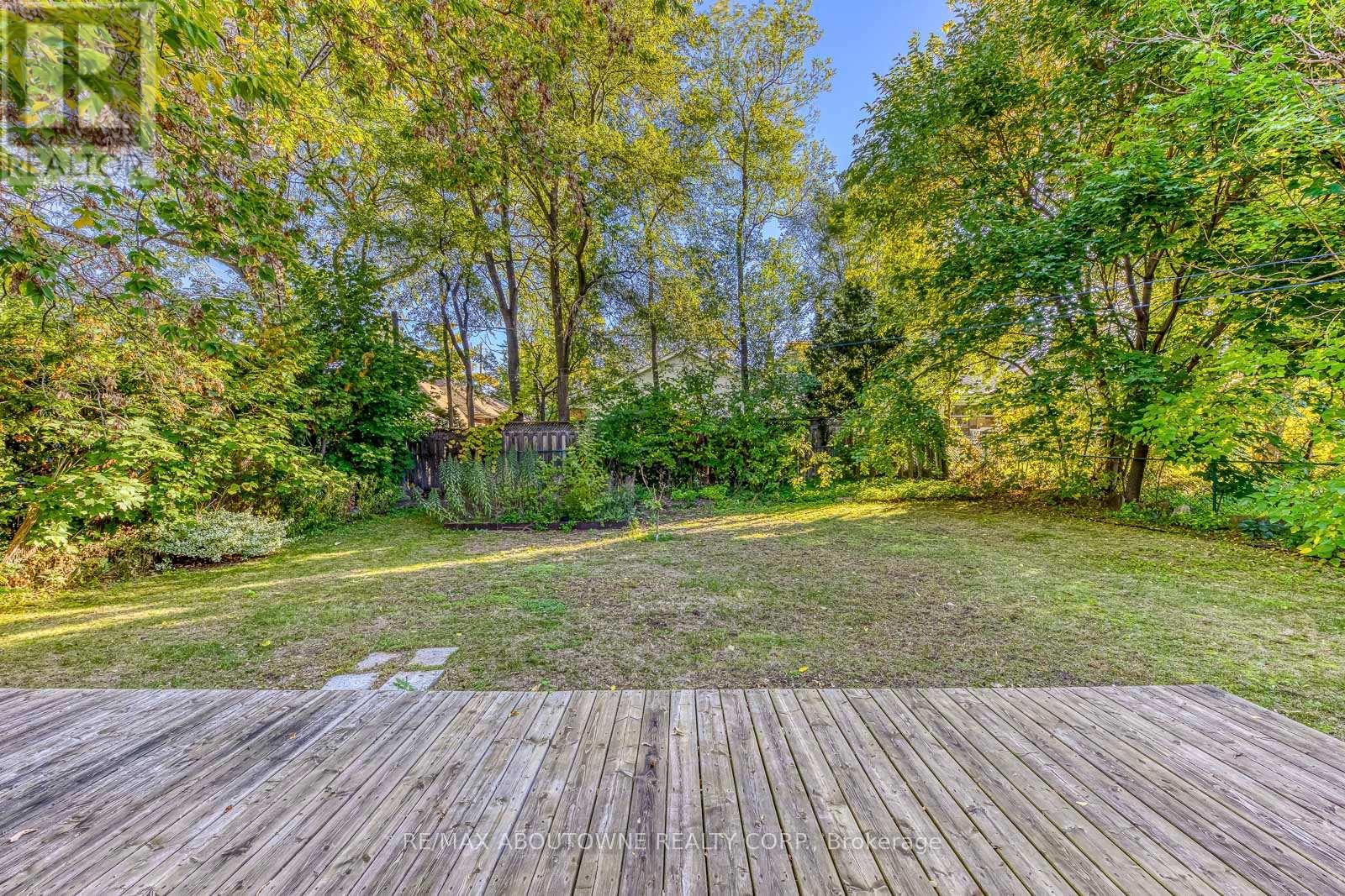 3 Glenn Murray Drive, Toronto, Ontario  M8Y 3H2 - Photo 32 - W12467393