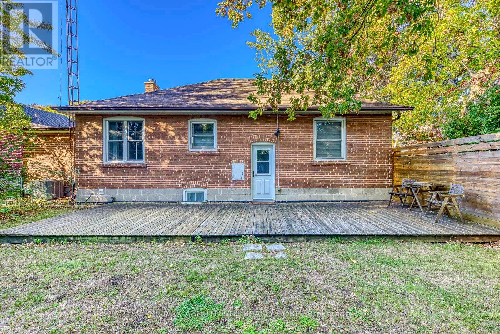 3 Glenn Murray Drive, Toronto, Ontario  M8Y 3H2 - Photo 35 - W12467393