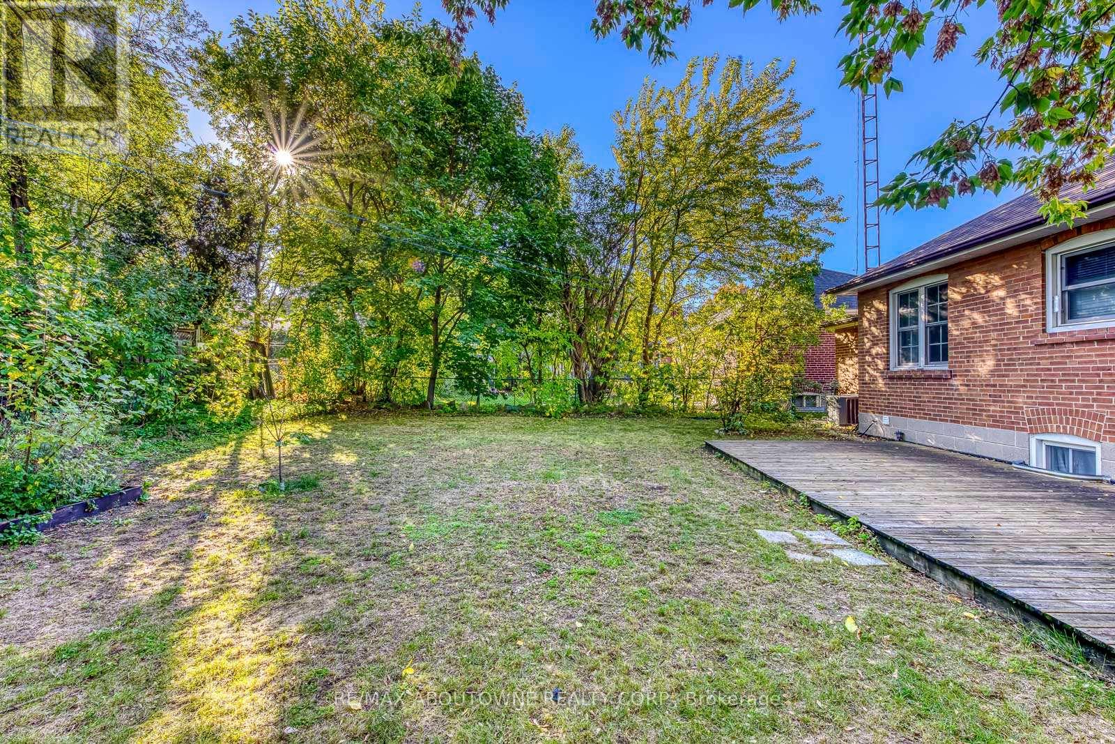 3 Glenn Murray Drive, Toronto, Ontario  M8Y 3H2 - Photo 36 - W12467393