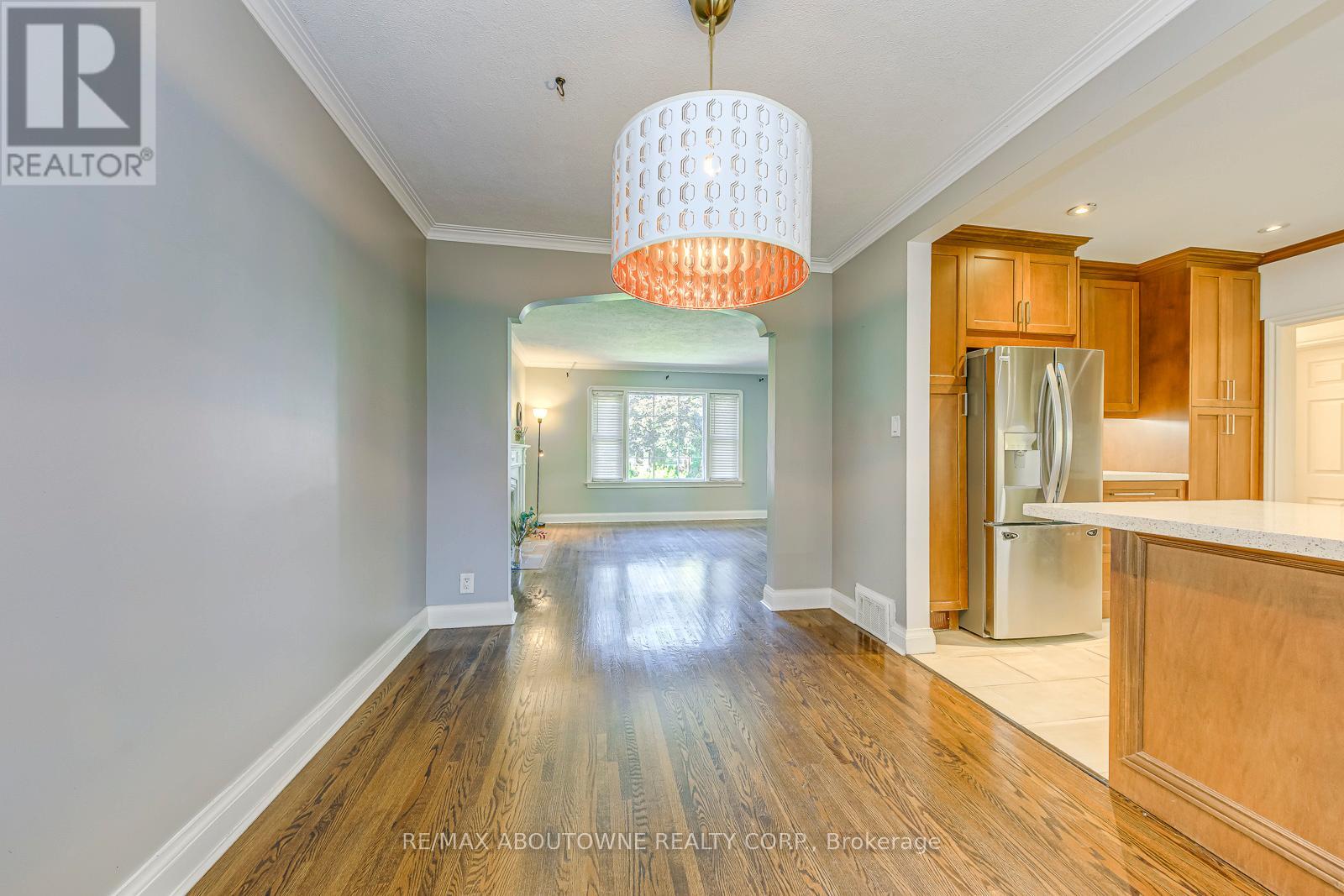 3 Glenn Murray Drive, Toronto, Ontario  M8Y 3H2 - Photo 9 - W12467393