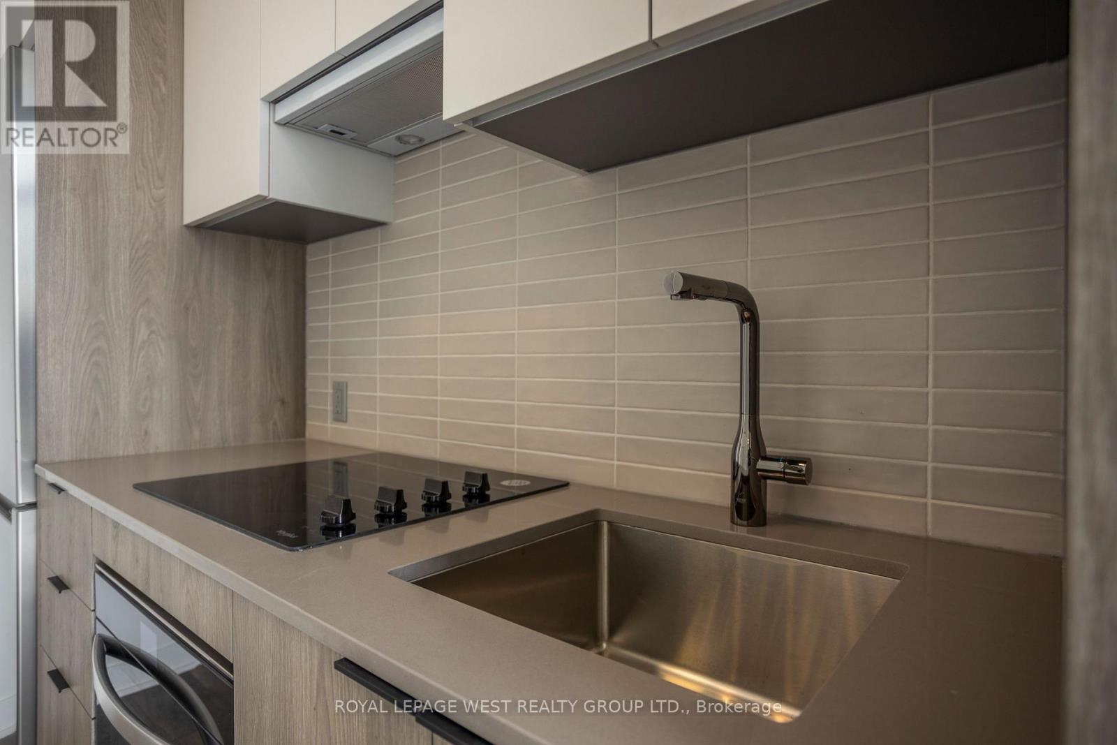 203 - 1007 The Queensway, Toronto, Ontario  M8Z 6C7 - Photo 3 - W12467397