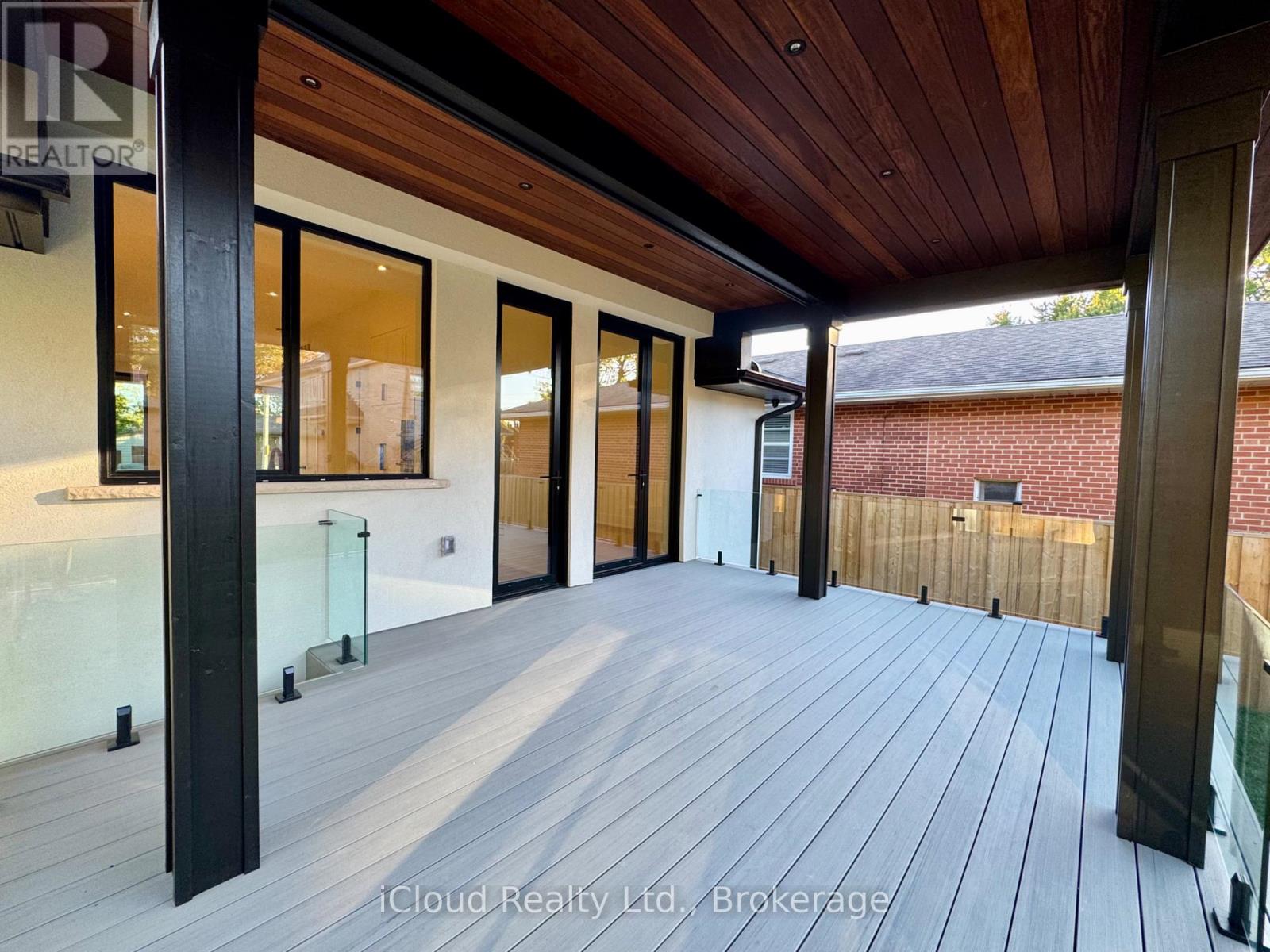 201 Troy Street, Mississauga, Ontario  L5G 1S9 - Photo 21 - W12467415
