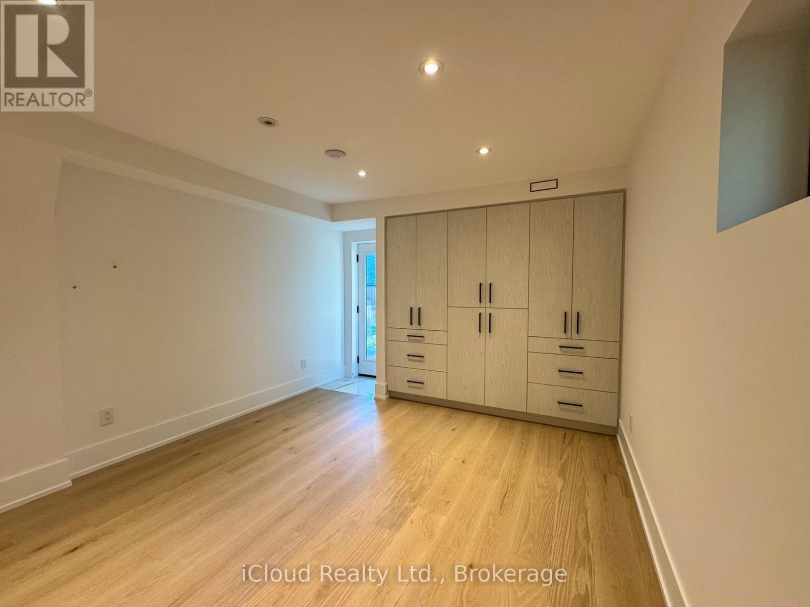 201 Troy Street, Mississauga, Ontario  L5G 1S9 - Photo 29 - W12467415