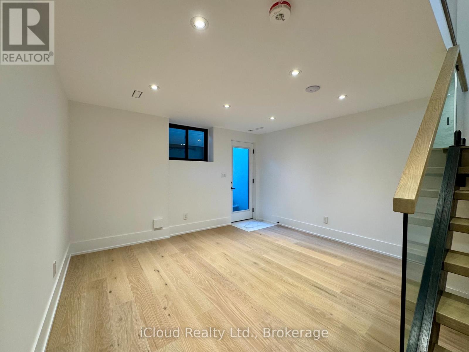 201 Troy Street, Mississauga, Ontario  L5G 1S9 - Photo 33 - W12467415