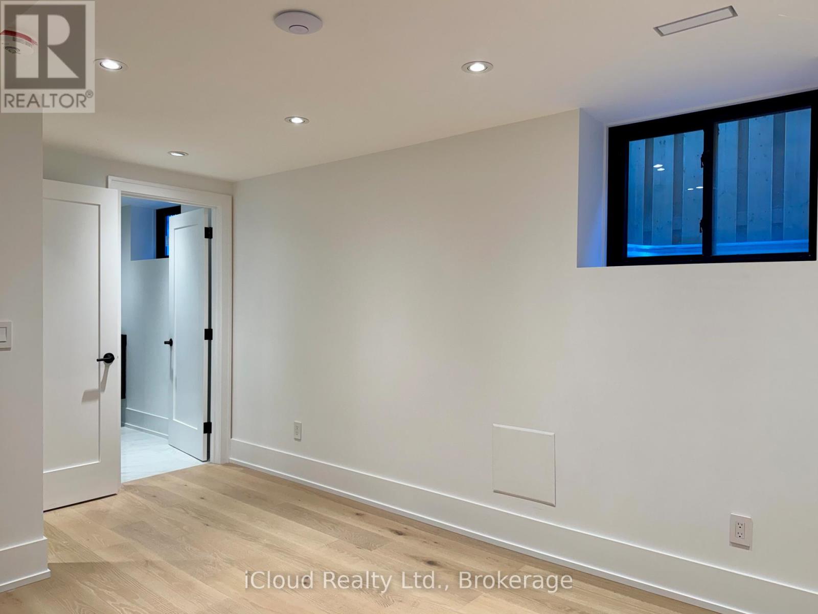 201 Troy Street, Mississauga, Ontario  L5G 1S9 - Photo 39 - W12467415
