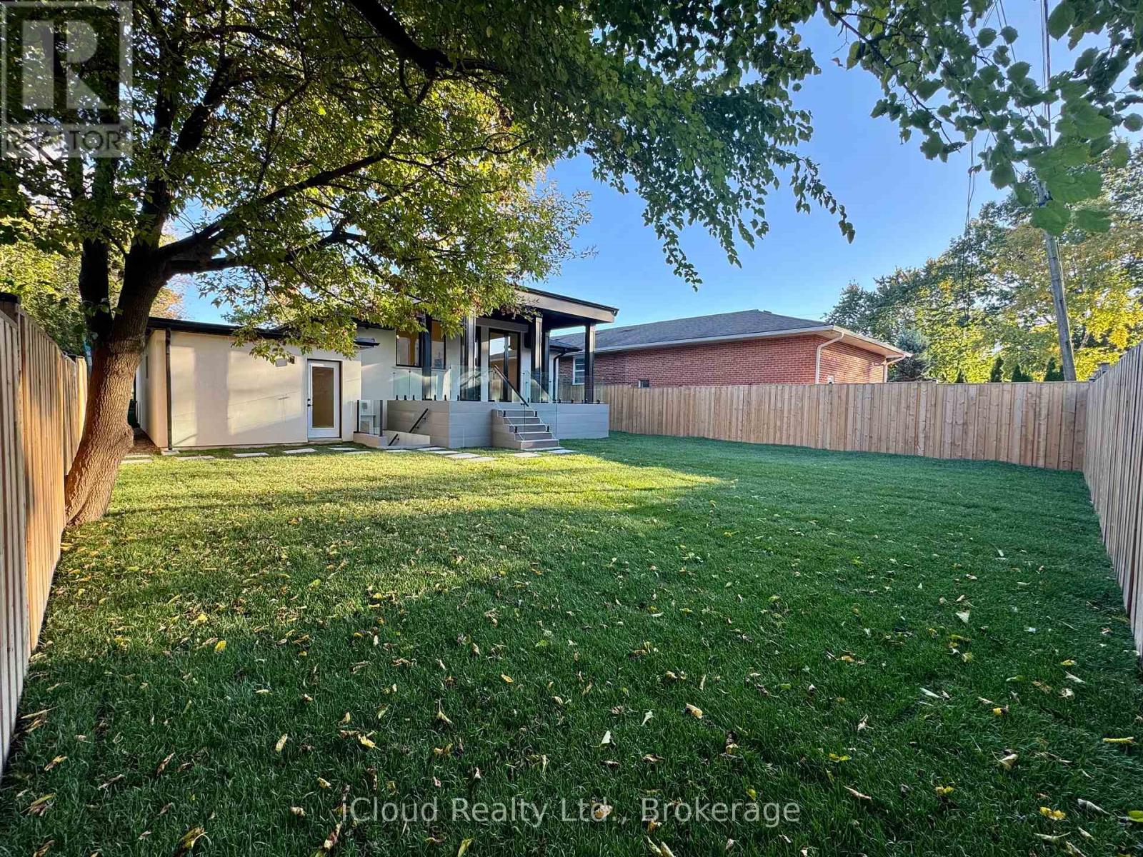 201 Troy Street, Mississauga, Ontario  L5G 1S9 - Photo 48 - W12467415