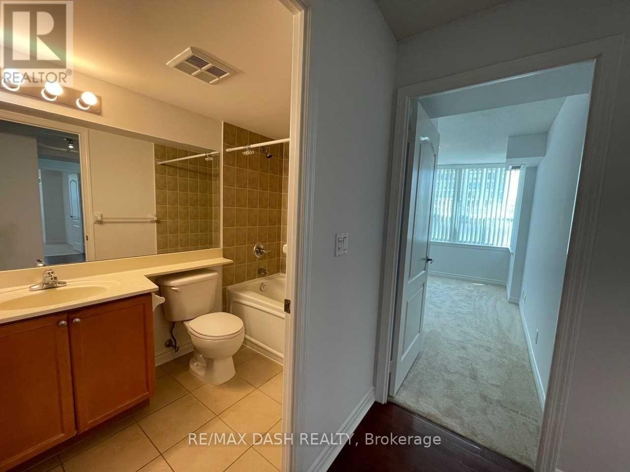 308 - 1 Elm Drive W, Mississauga, Ontario  L5B 4M1 - Photo 10 - W12467434