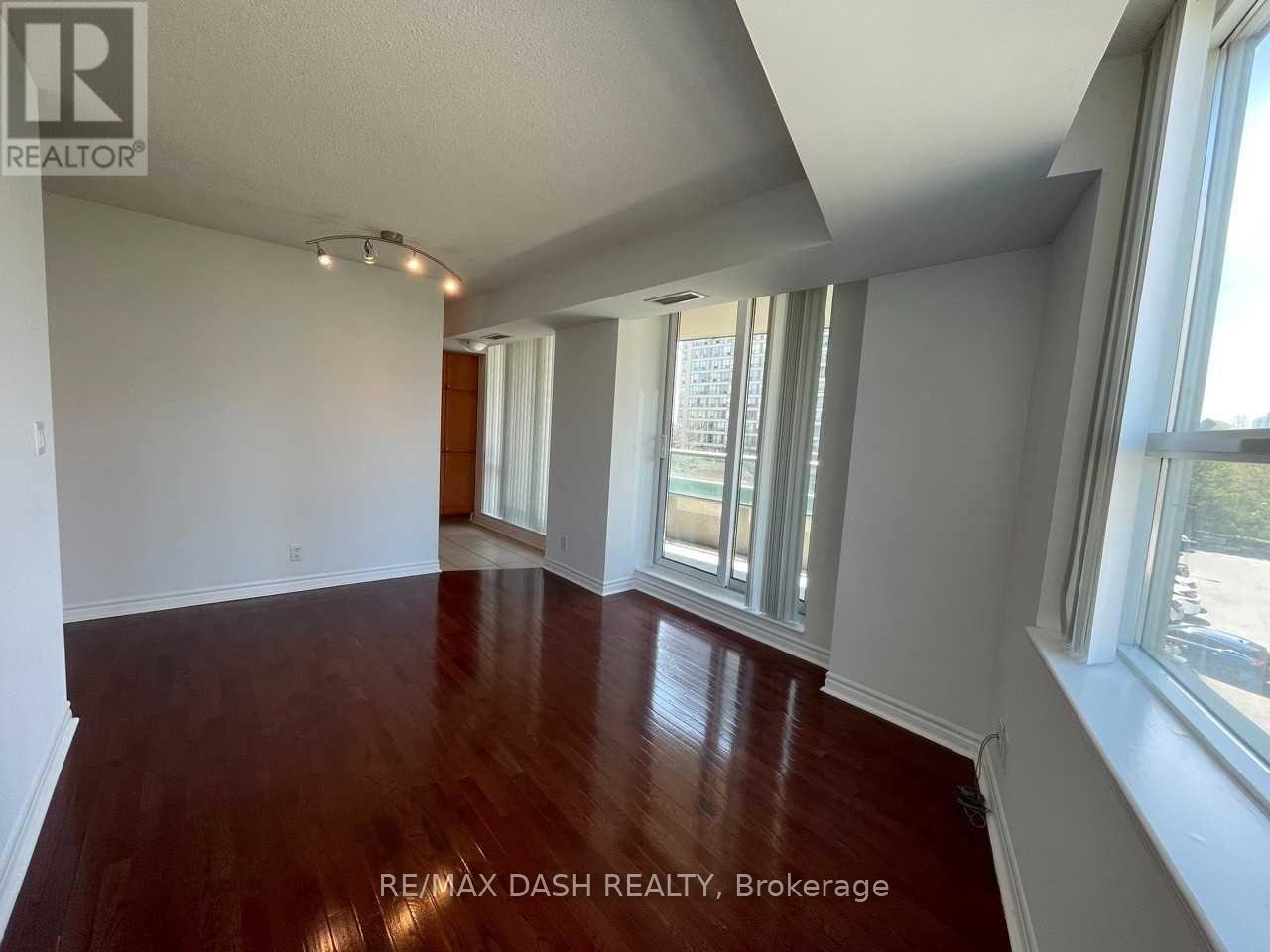 308 - 1 Elm Drive W, Mississauga, Ontario  L5B 4M1 - Photo 2 - W12467434