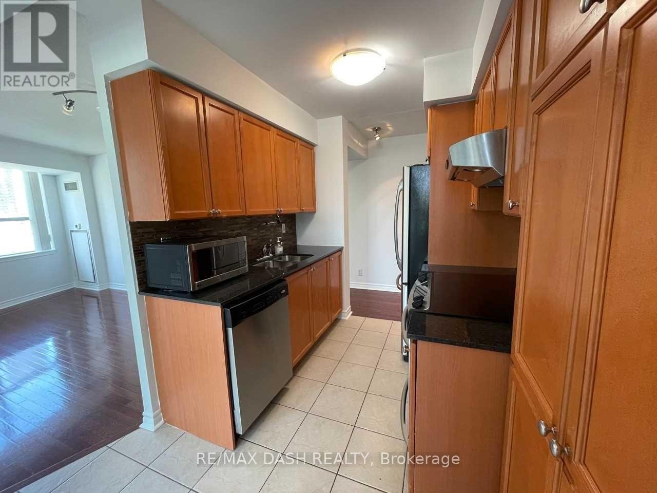 308 - 1 Elm Drive W, Mississauga, Ontario  L5B 4M1 - Photo 3 - W12467434