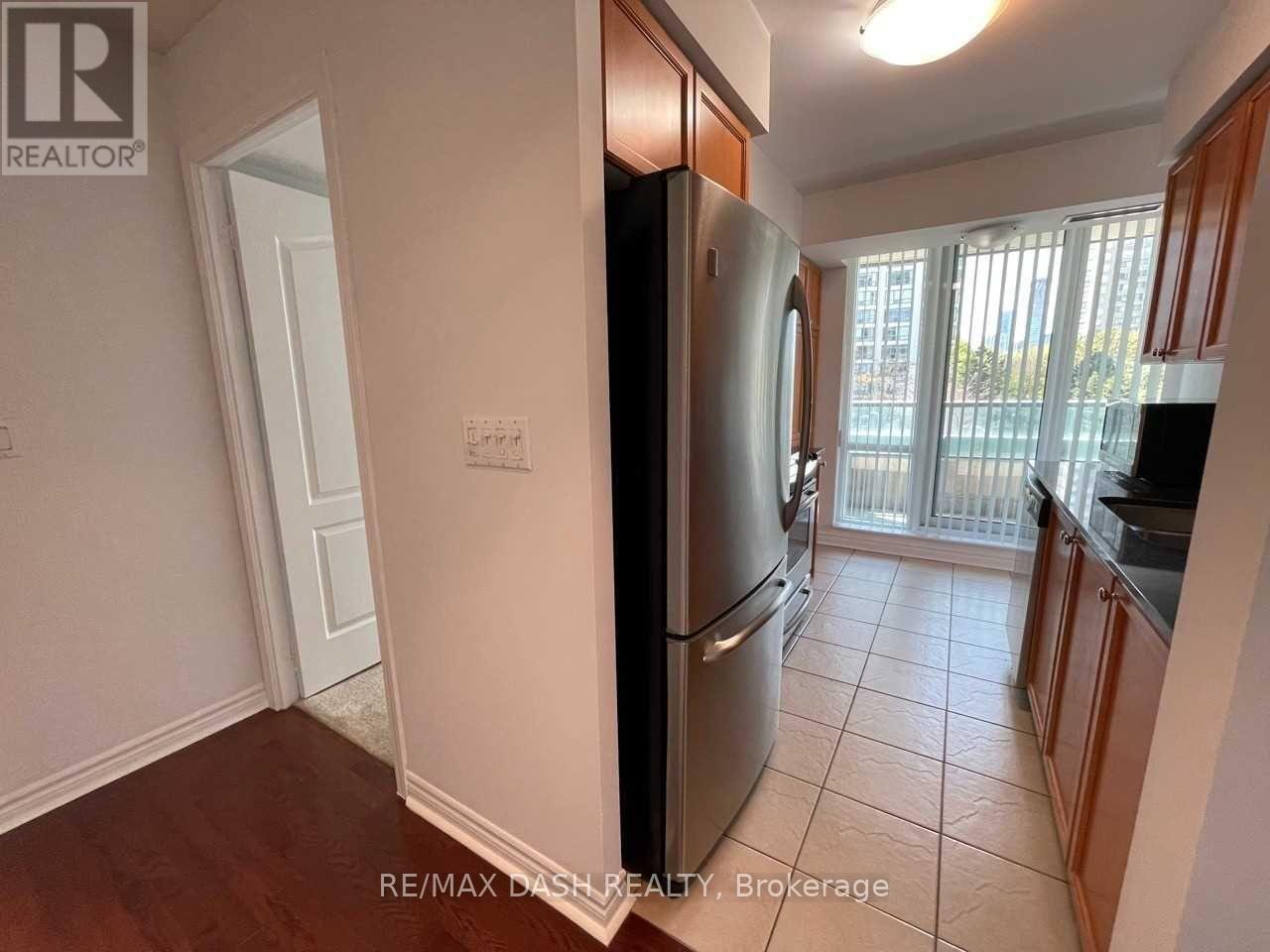 308 - 1 Elm Drive W, Mississauga, Ontario  L5B 4M1 - Photo 4 - W12467434