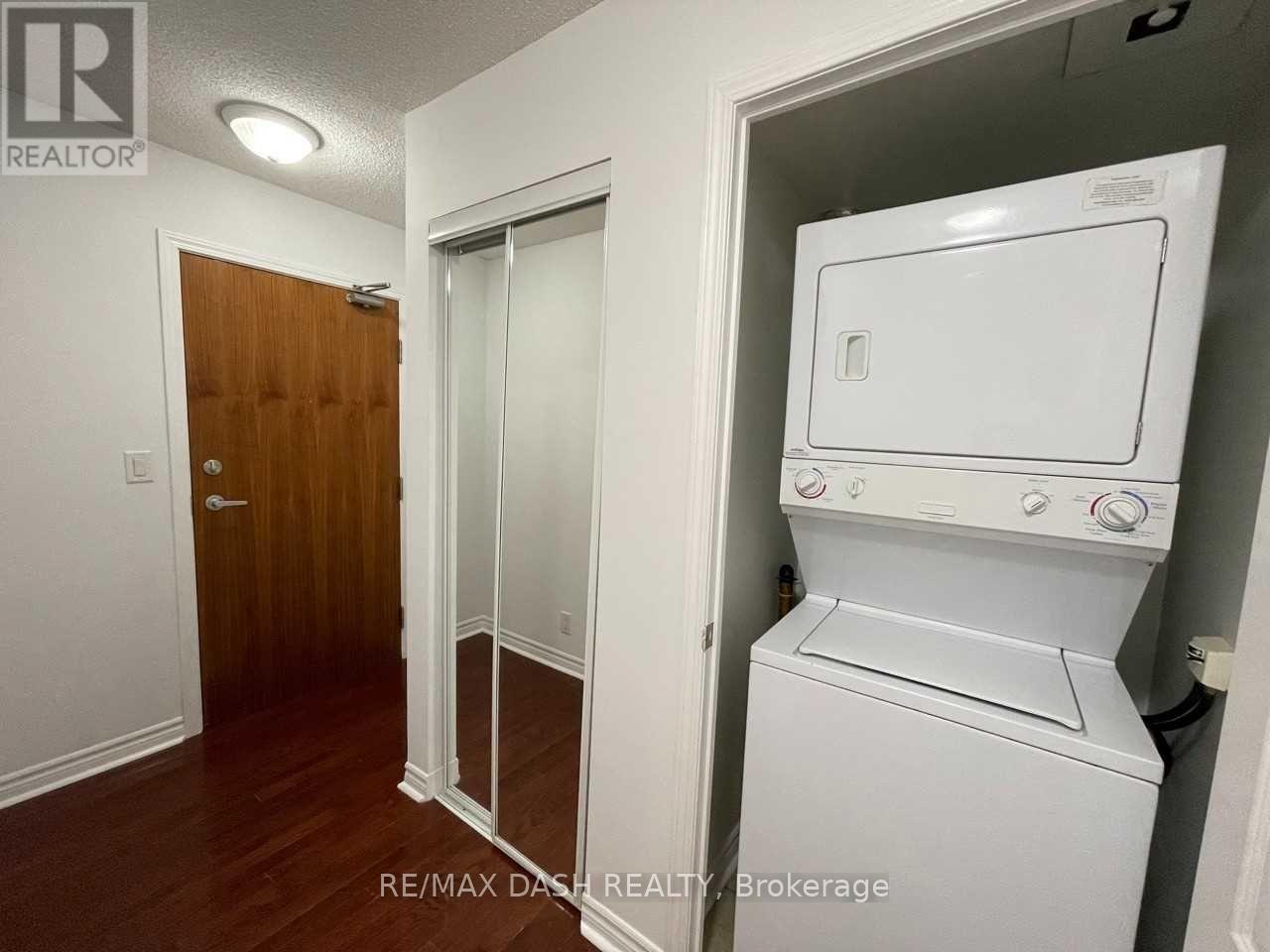 308 - 1 Elm Drive W, Mississauga, Ontario  L5B 4M1 - Photo 9 - W12467434