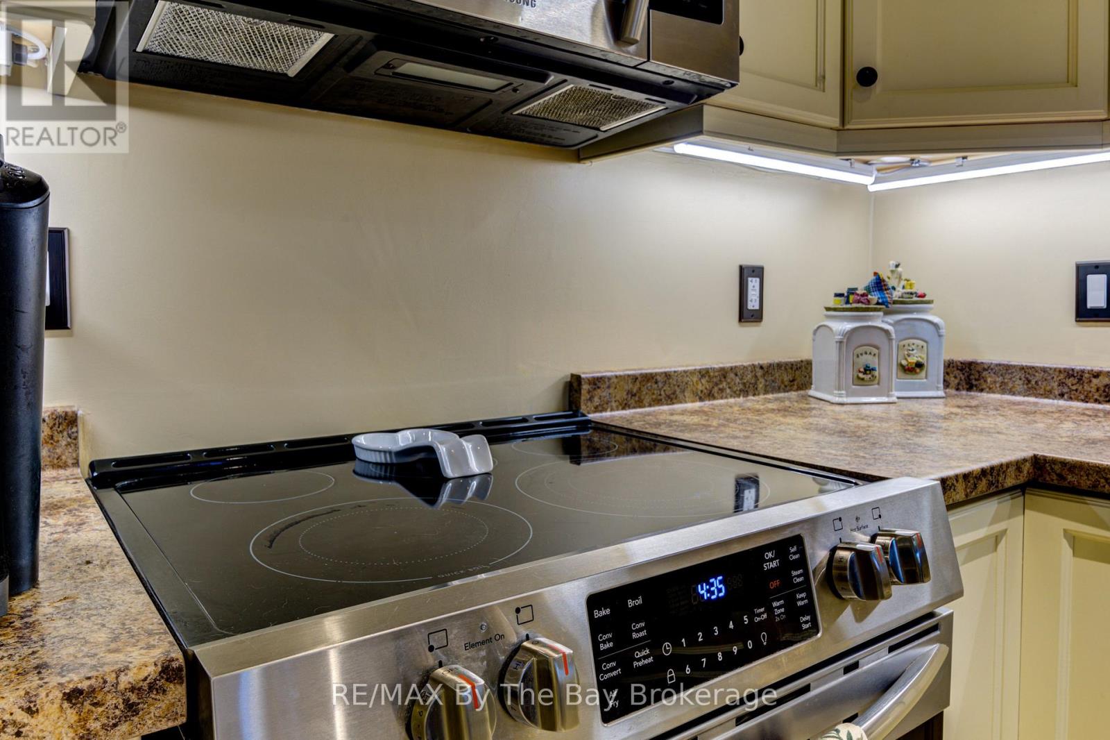 122 Greenway Drive, Wasaga Beach, Ontario  L9Z 0E6 - Photo 13 - S12467481