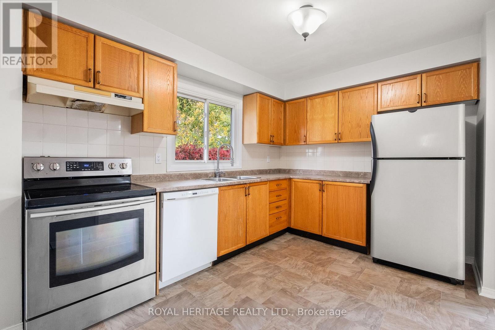 892 Fairbanks Road, Cobourg, Ontario  K9A 5G8 - Photo 11 - X12467473