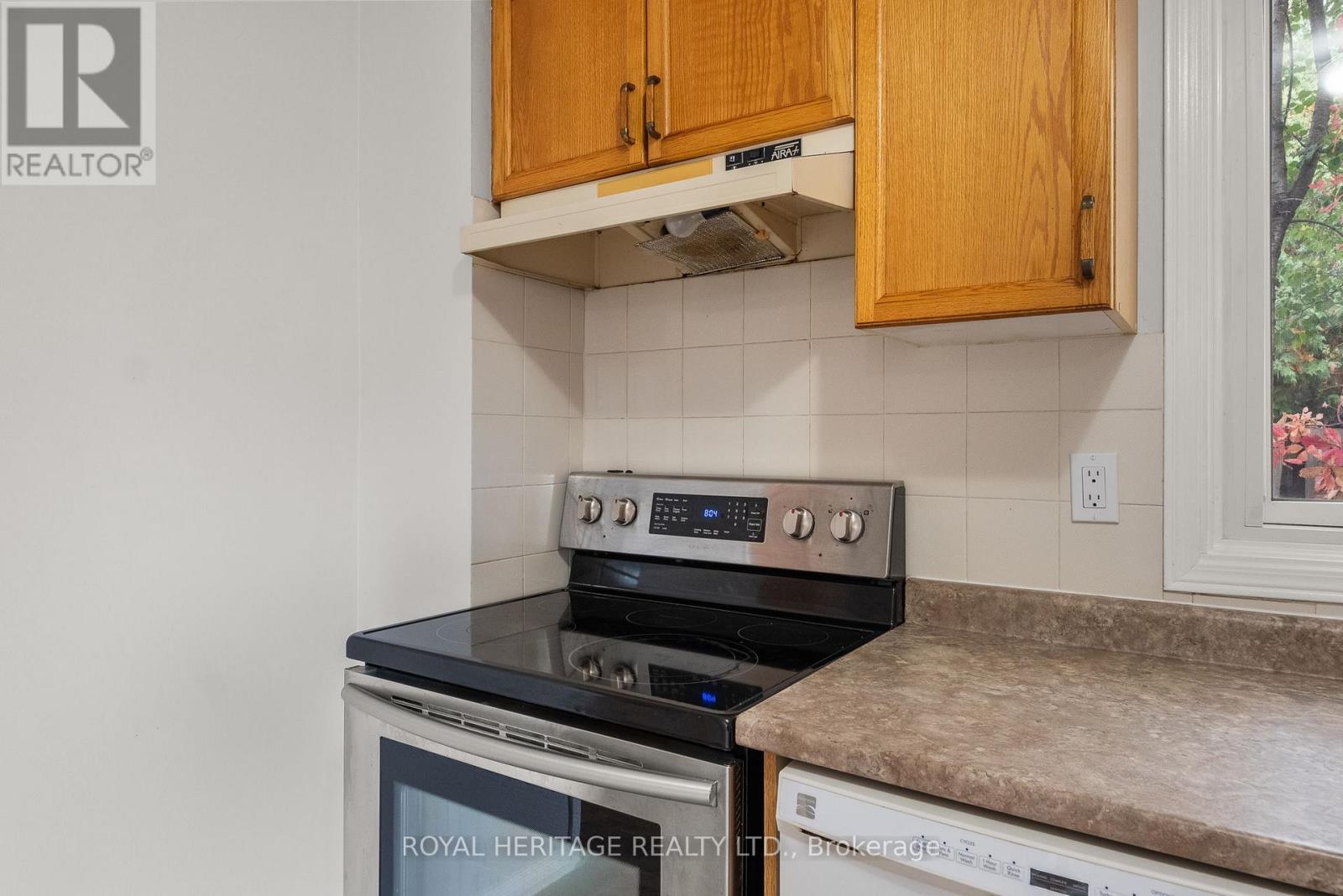 892 Fairbanks Road, Cobourg, Ontario  K9A 5G8 - Photo 12 - X12467473