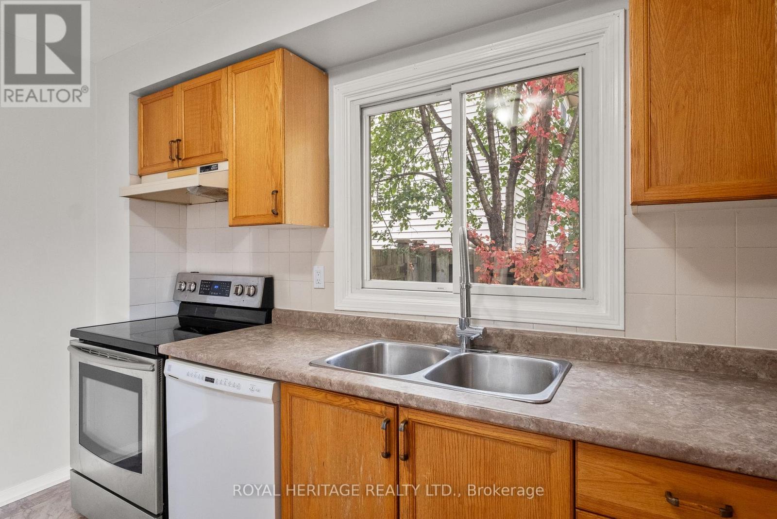 892 Fairbanks Road, Cobourg, Ontario  K9A 5G8 - Photo 13 - X12467473